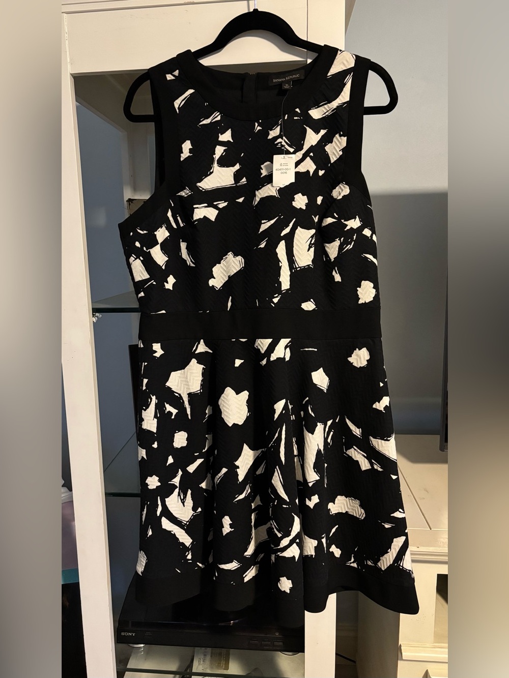 Banana republic Black & White Floral Fit-and-Flare Dress size 16